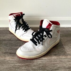 Jordan 1 Retro Mid “White Gym Red” 554724-103